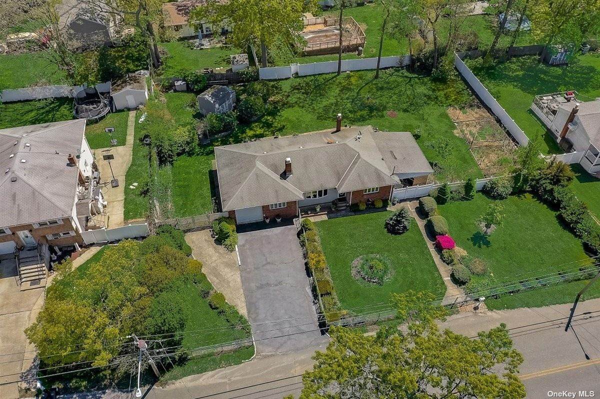 395 Blue Point Road - Photo 1