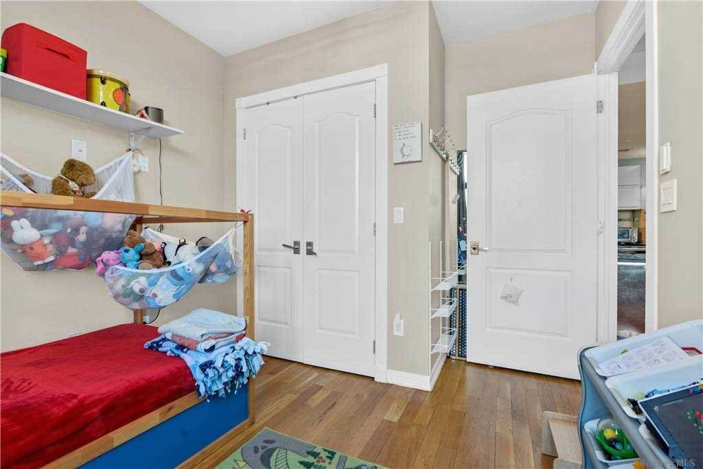 23-11 21 Avenue - Photo 1