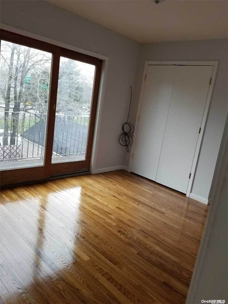 81-12 Commonwealth Boulevard - Photo 1