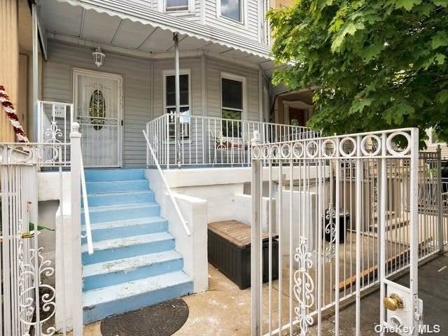 33-25 107 Street - Photo 1