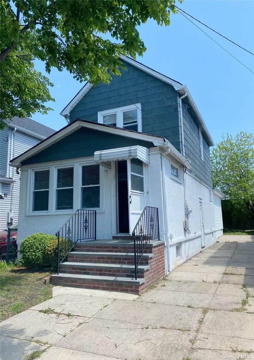 43 Lewis Avenue - Photo 1