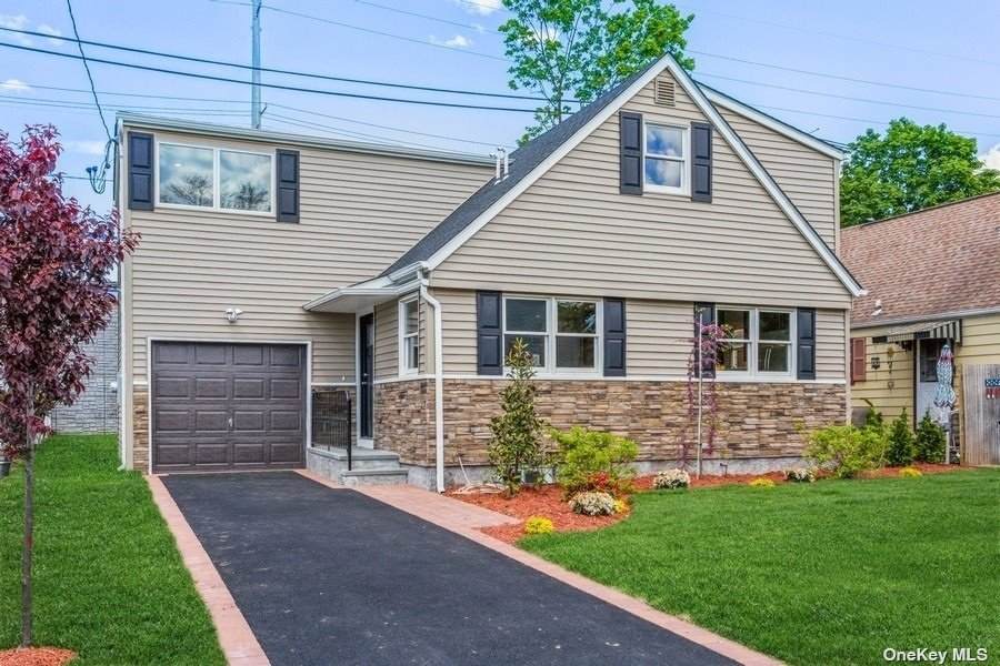 32 Garden Avenue - Photo 1