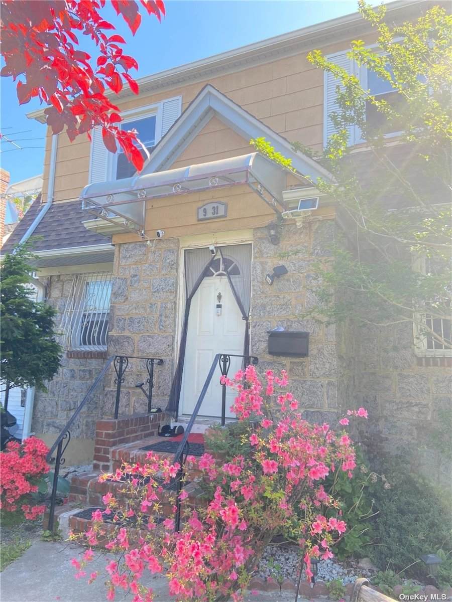 9-31 121 Street - Photo 1