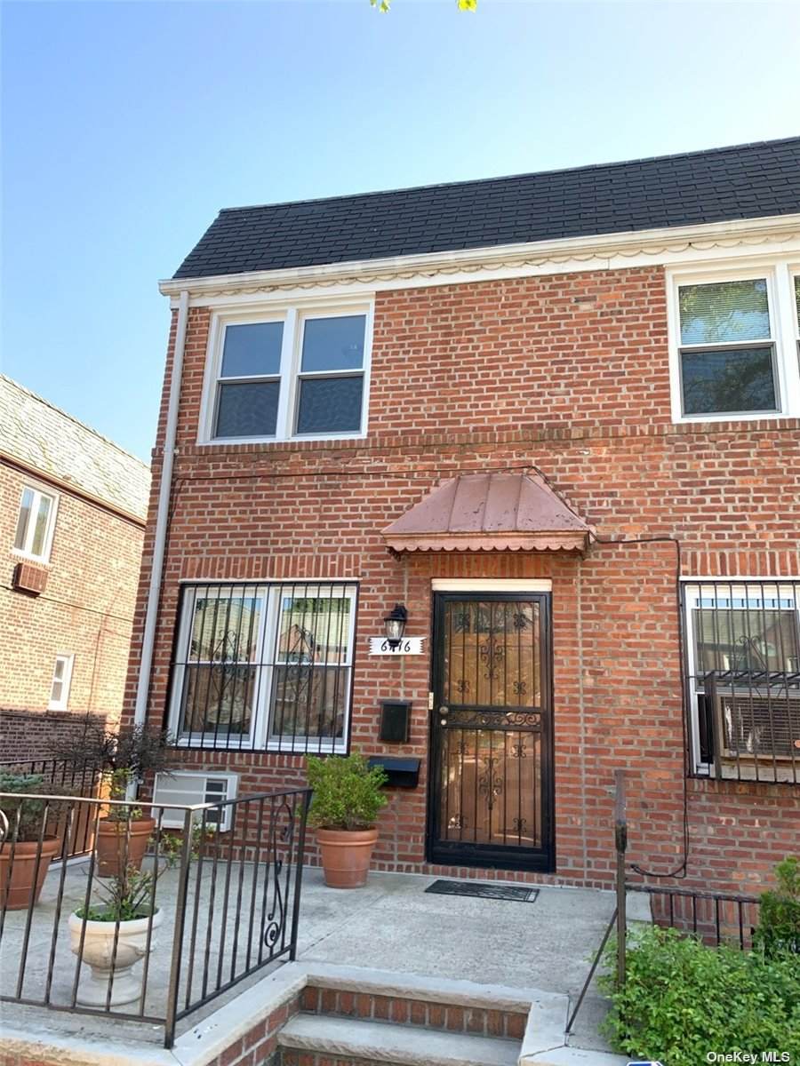 67-16 Juno Street - Photo 1