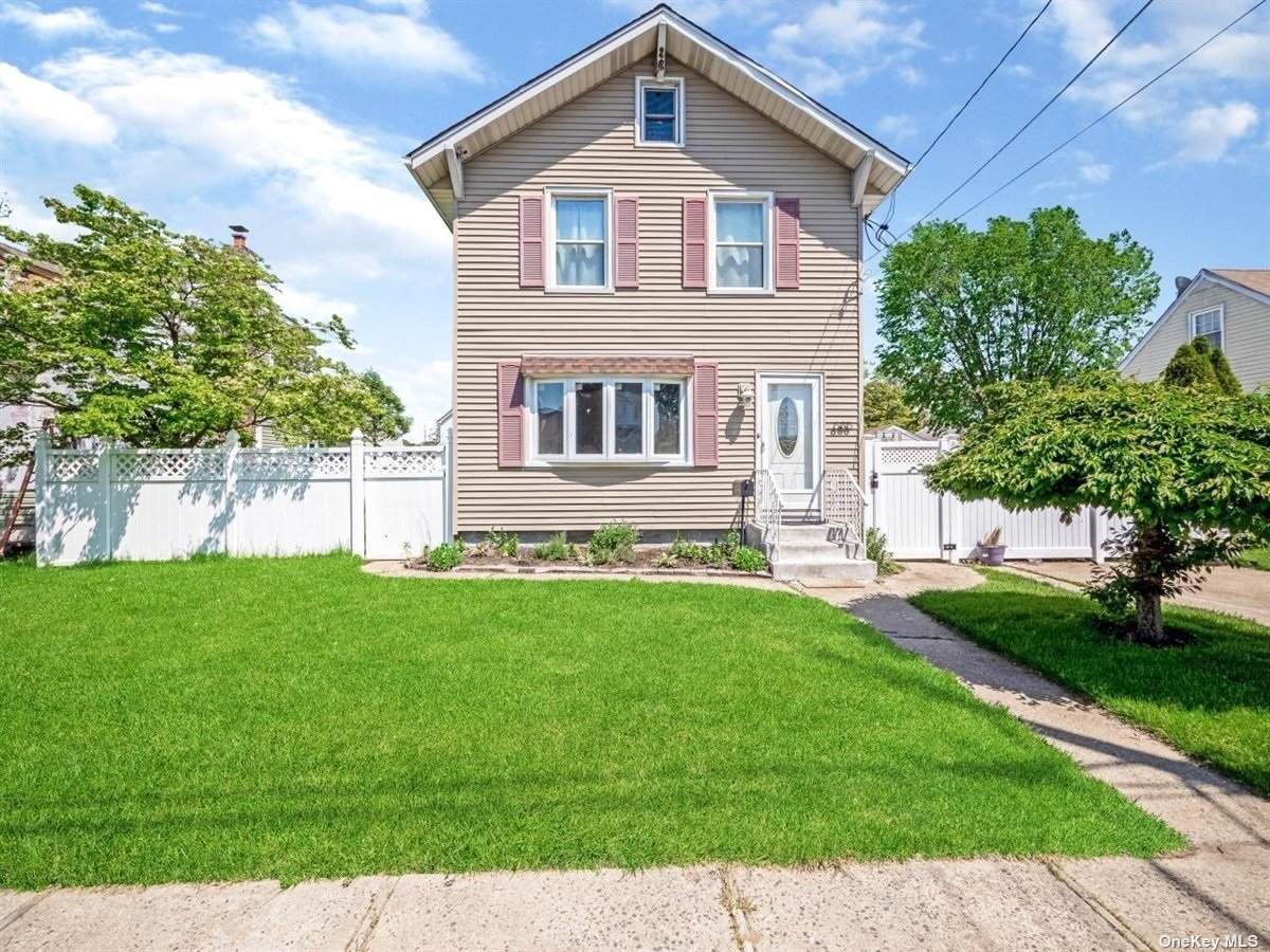 685 Partridge Avenue - Photo 1