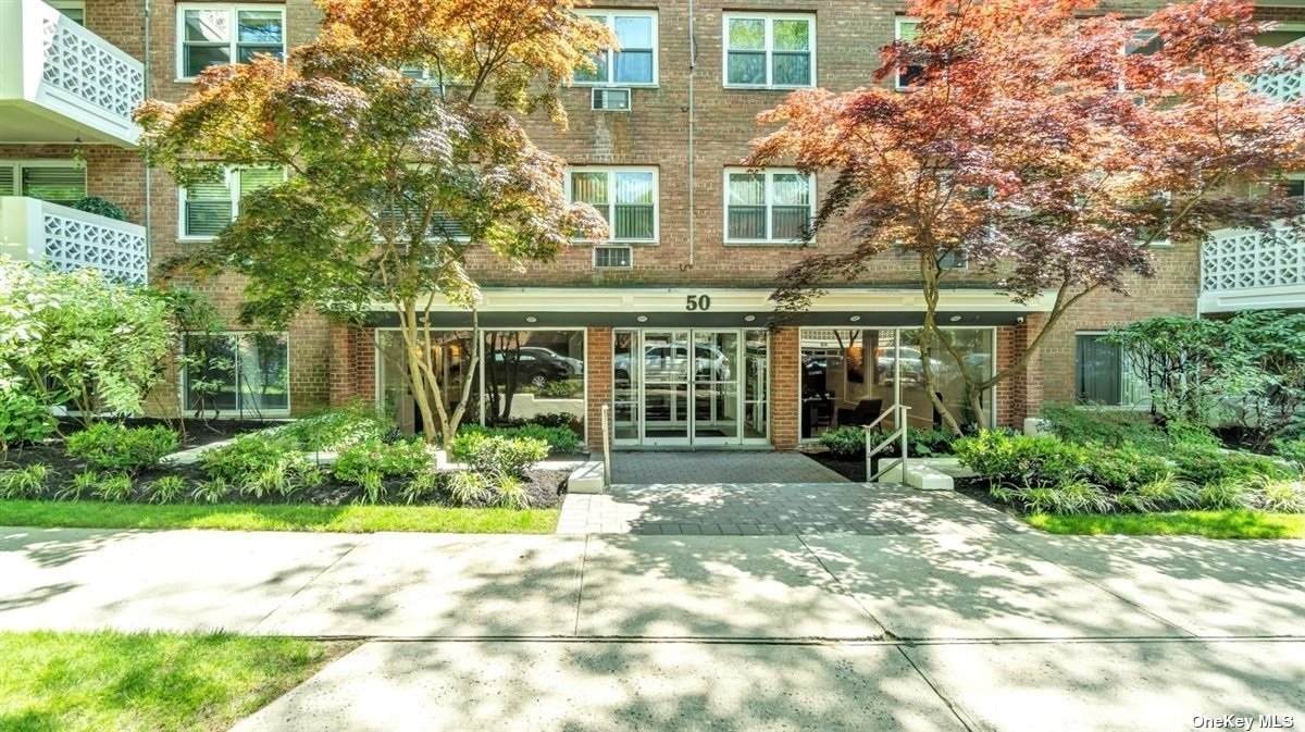 50 Hillpark Ave - Photo 1