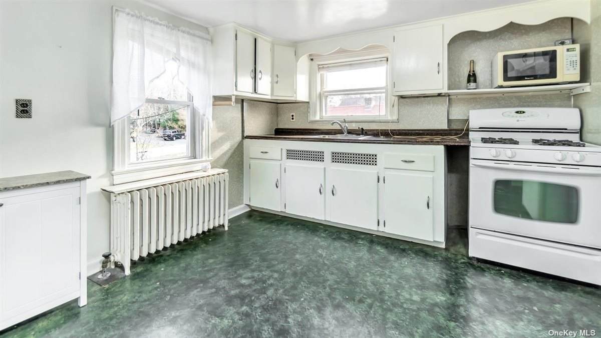 42 Perry Avenue - Photo 1