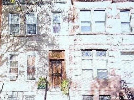 407 Bainbridge Street - Photo 1