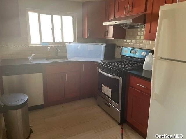 120-16 Van Wyck Expressway - Photo 1