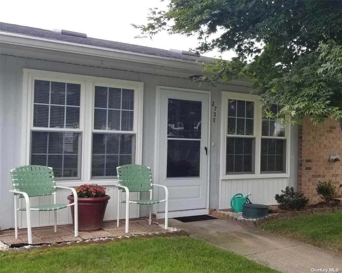 273E Berwick Court - Photo 1