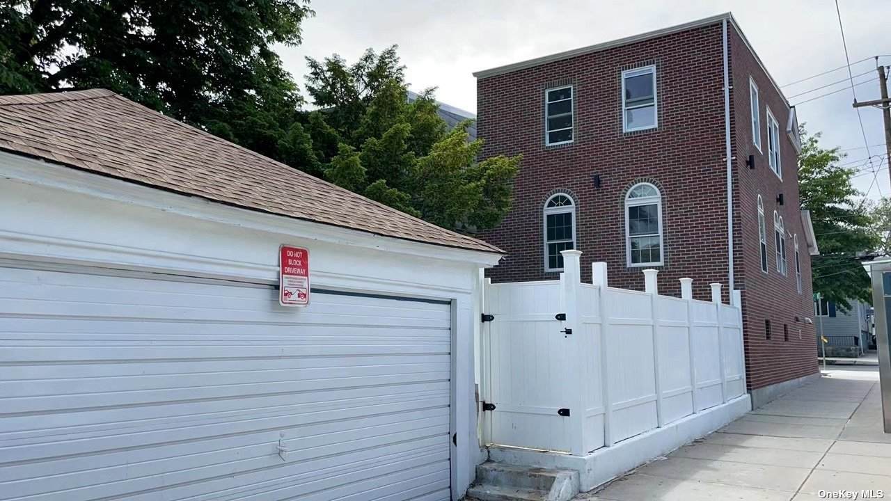 7-01 College Point Boulevard - Photo 1