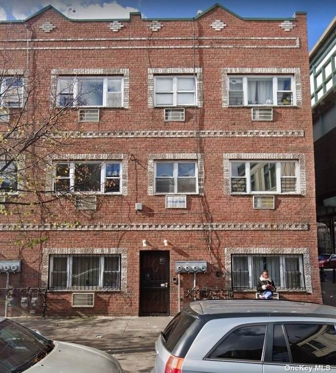 574 Van Siclen Avenue - Photo 1
