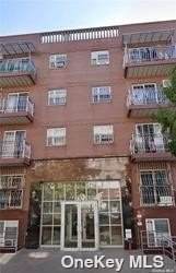 132-36 Pople Avenue - Photo 1