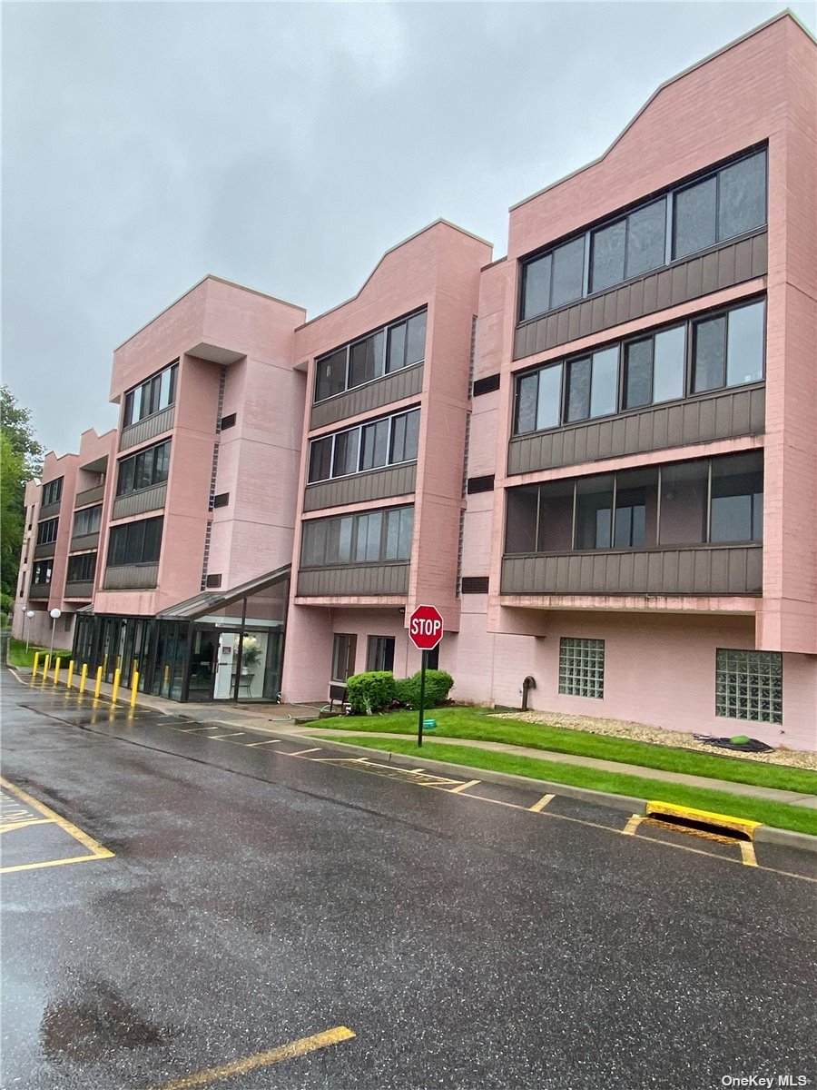 800 Willis Avenue - Photo 1