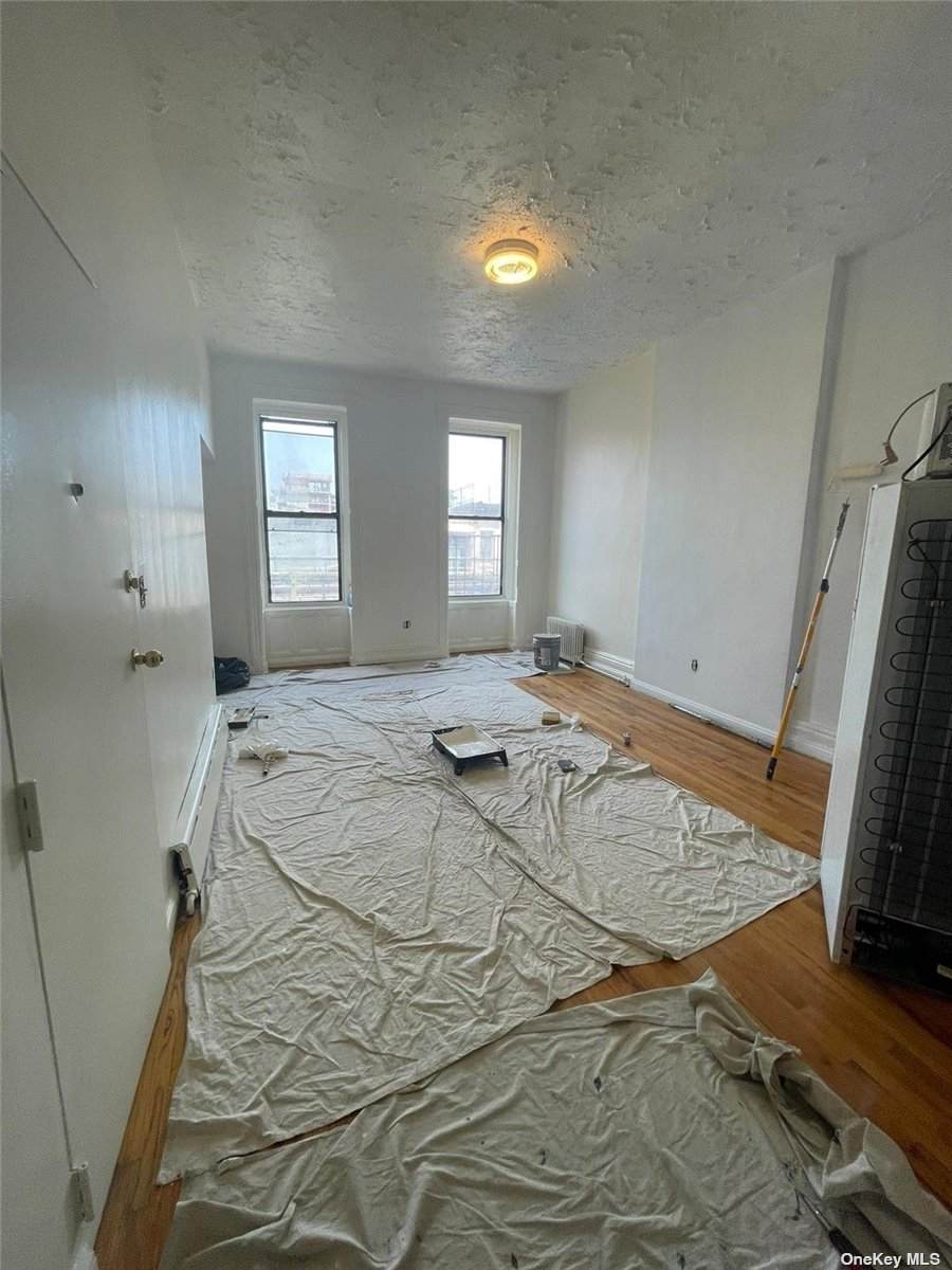 996 Broadway - Photo 1