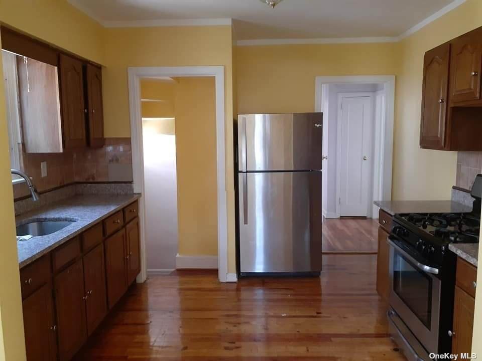 77-25 171 St - Photo 1