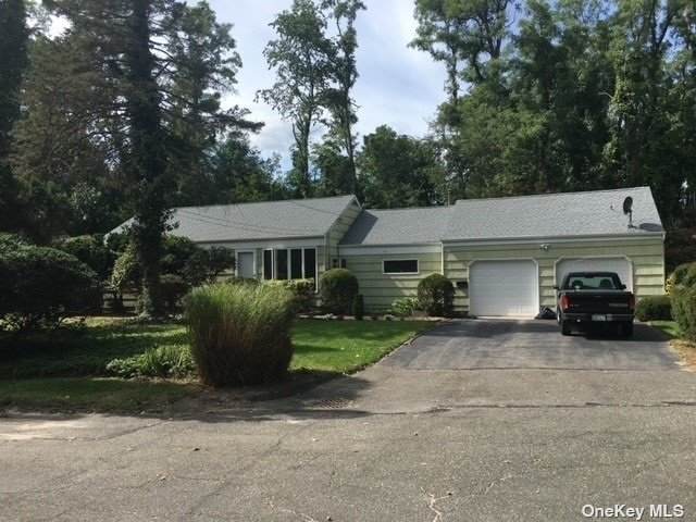 115 Hoyt Lane - Photo 1