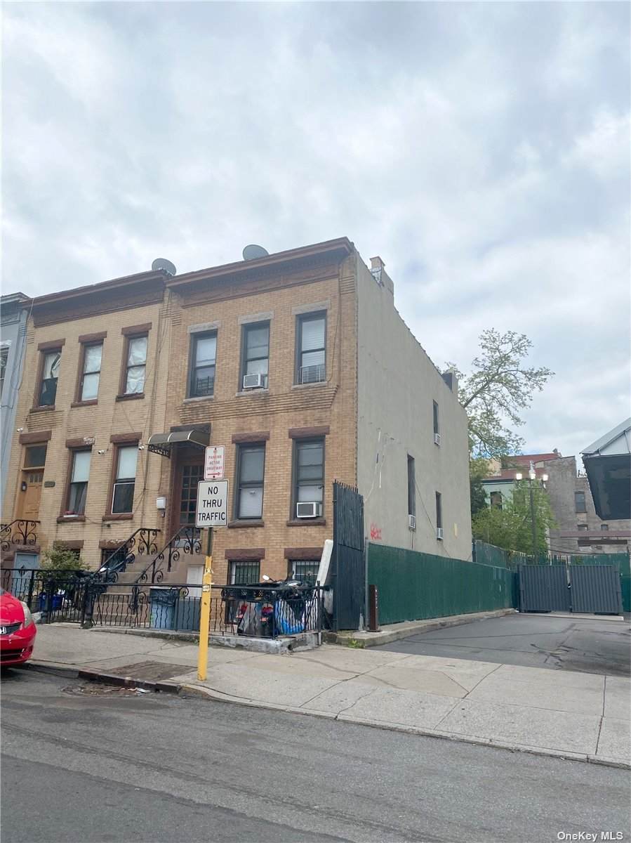 414 41 Street - Photo 1