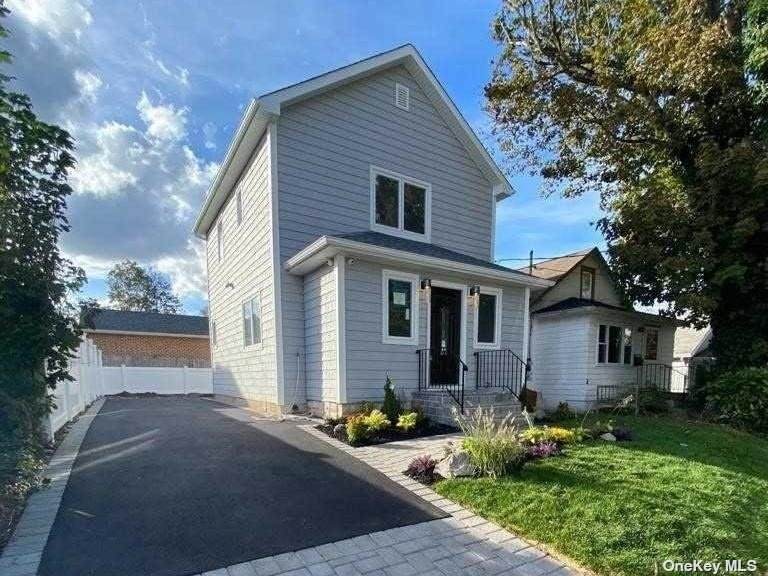 7 Allen Lane - Photo 1