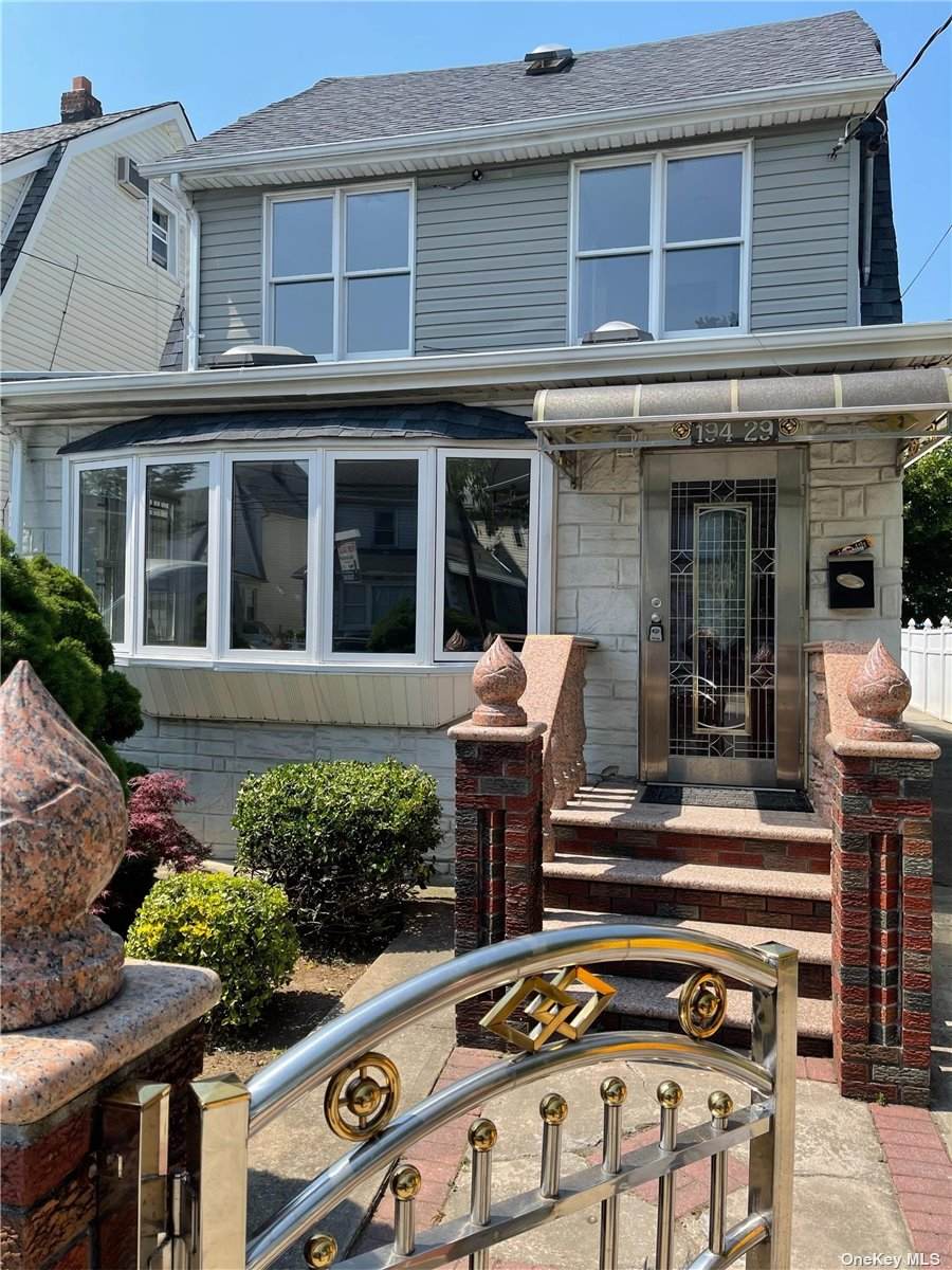 194-29 113th Road - Photo 1