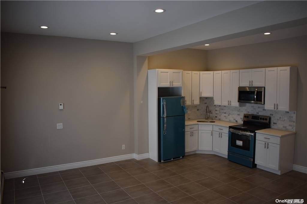 201 Higbie Lane - Photo 1