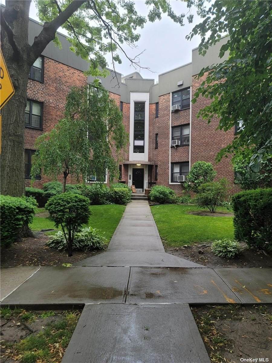 22-16 79 Street - Photo 1