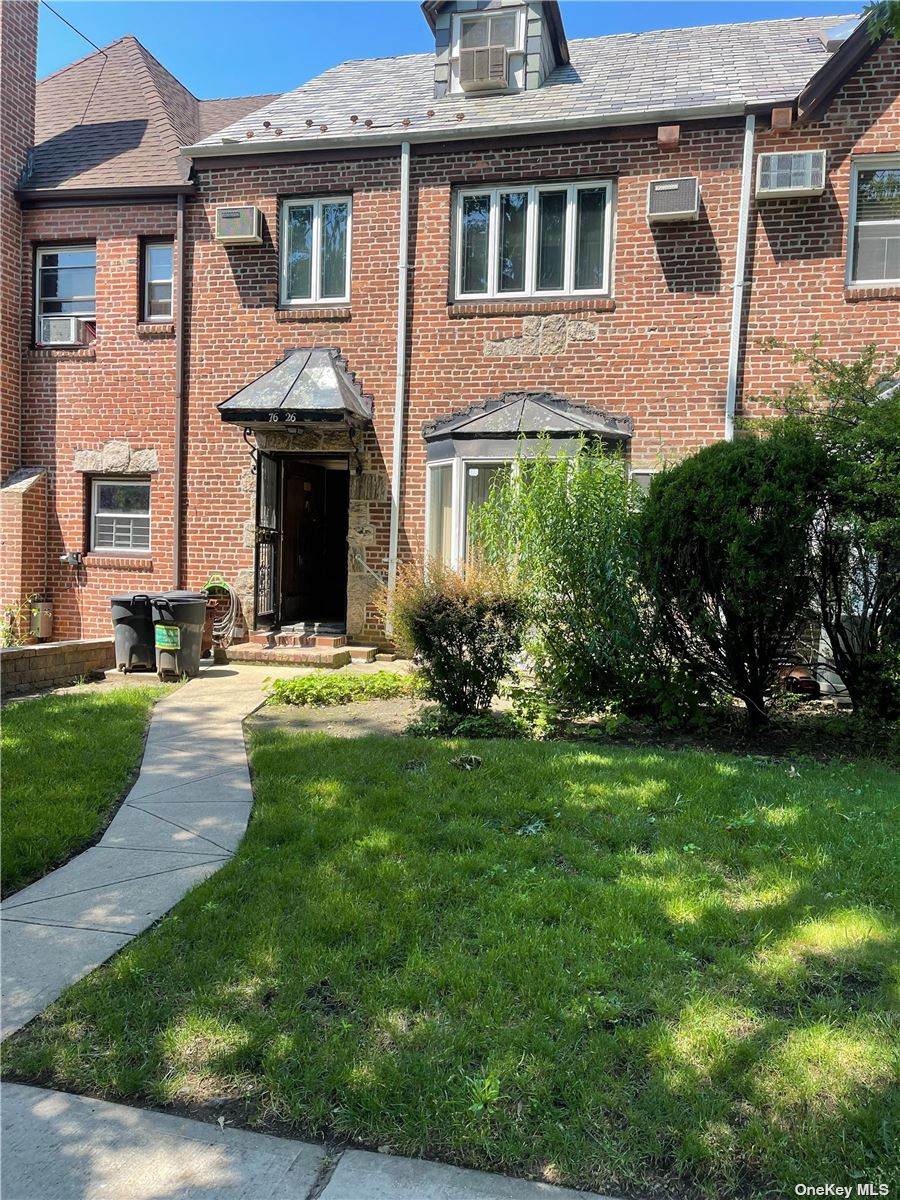 76-26 Vleigh Pl - Photo 1