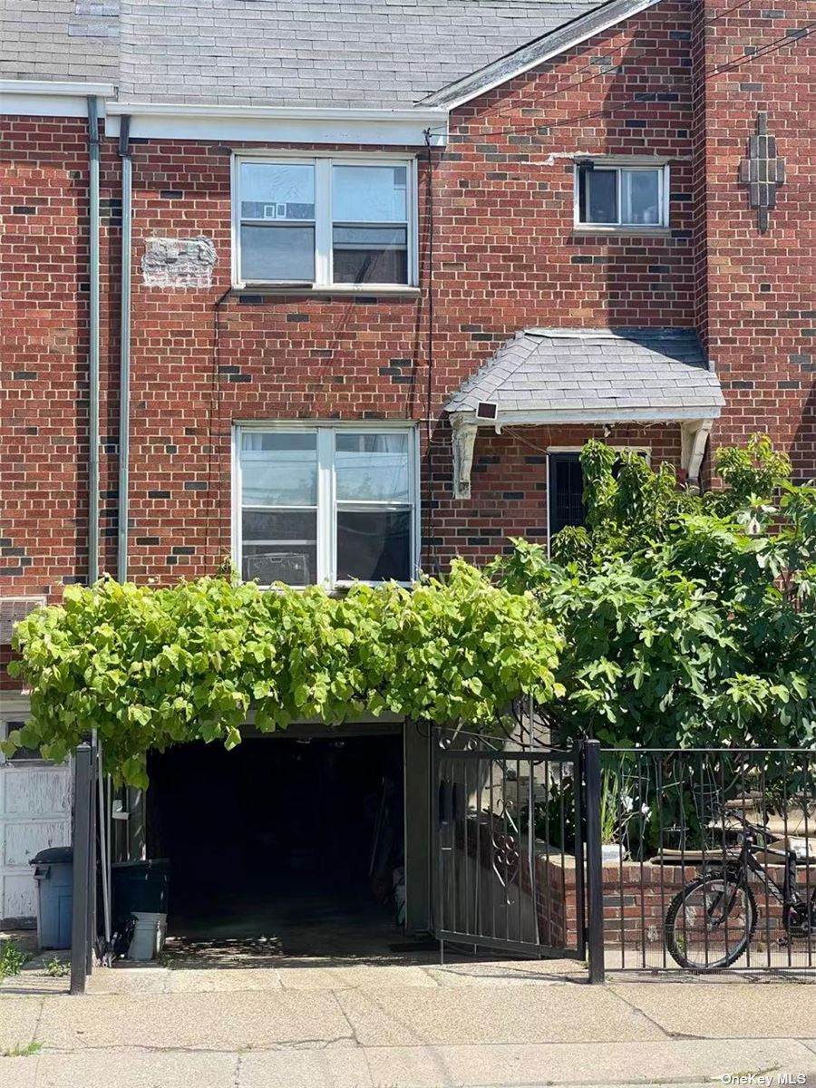 156-21 45 Avenue - Photo 1