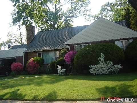 65 Nassau Parkway - Photo 1