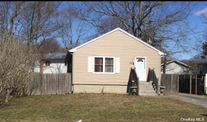 101 Pinewood Drive - Photo 1