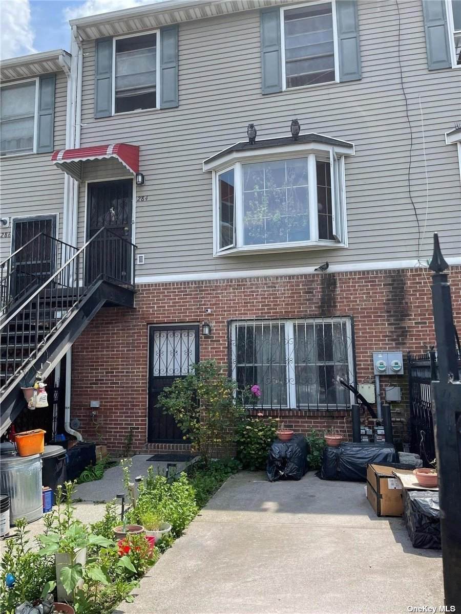 284 Cypress Ave - Photo 1