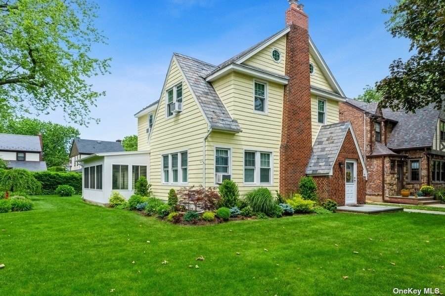75 Marshall Avenue - Photo 1