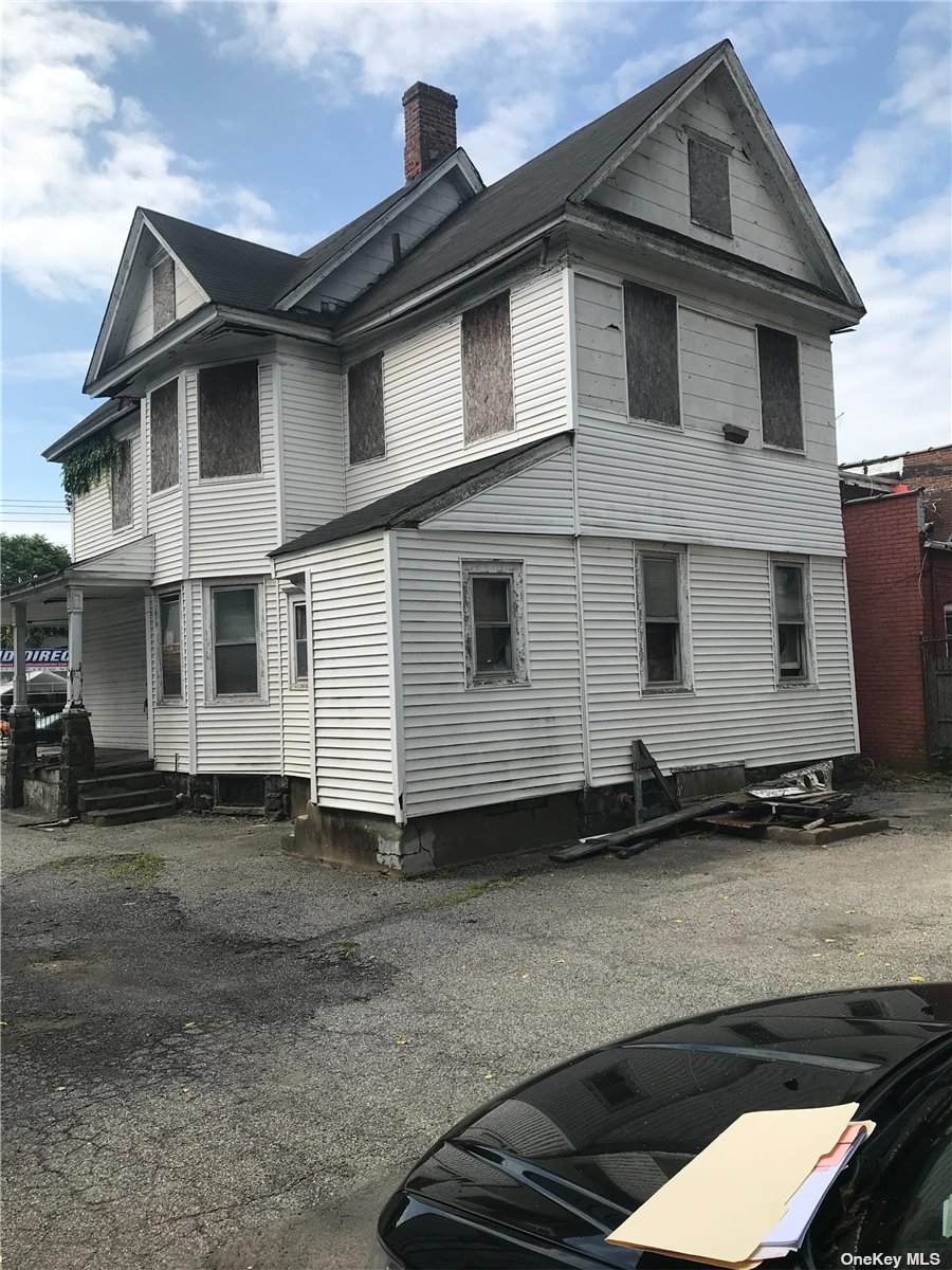 179-07 Jamaica Avenue - Photo 1