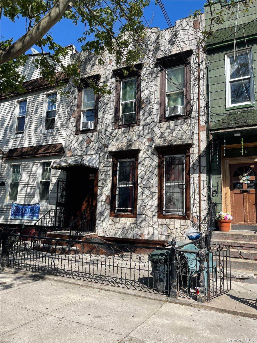 990 Hart Street - Photo 1