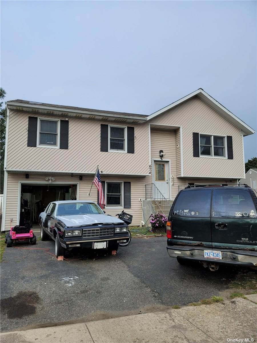 674 Richmond Avenue - Photo 1