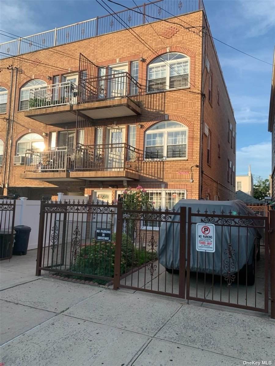 10129 111th Street - Photo 1