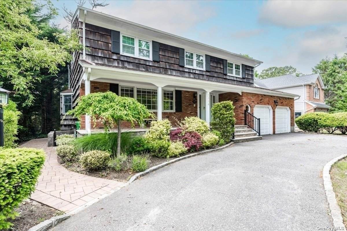 2384 Lindenmere Drive - Photo 1