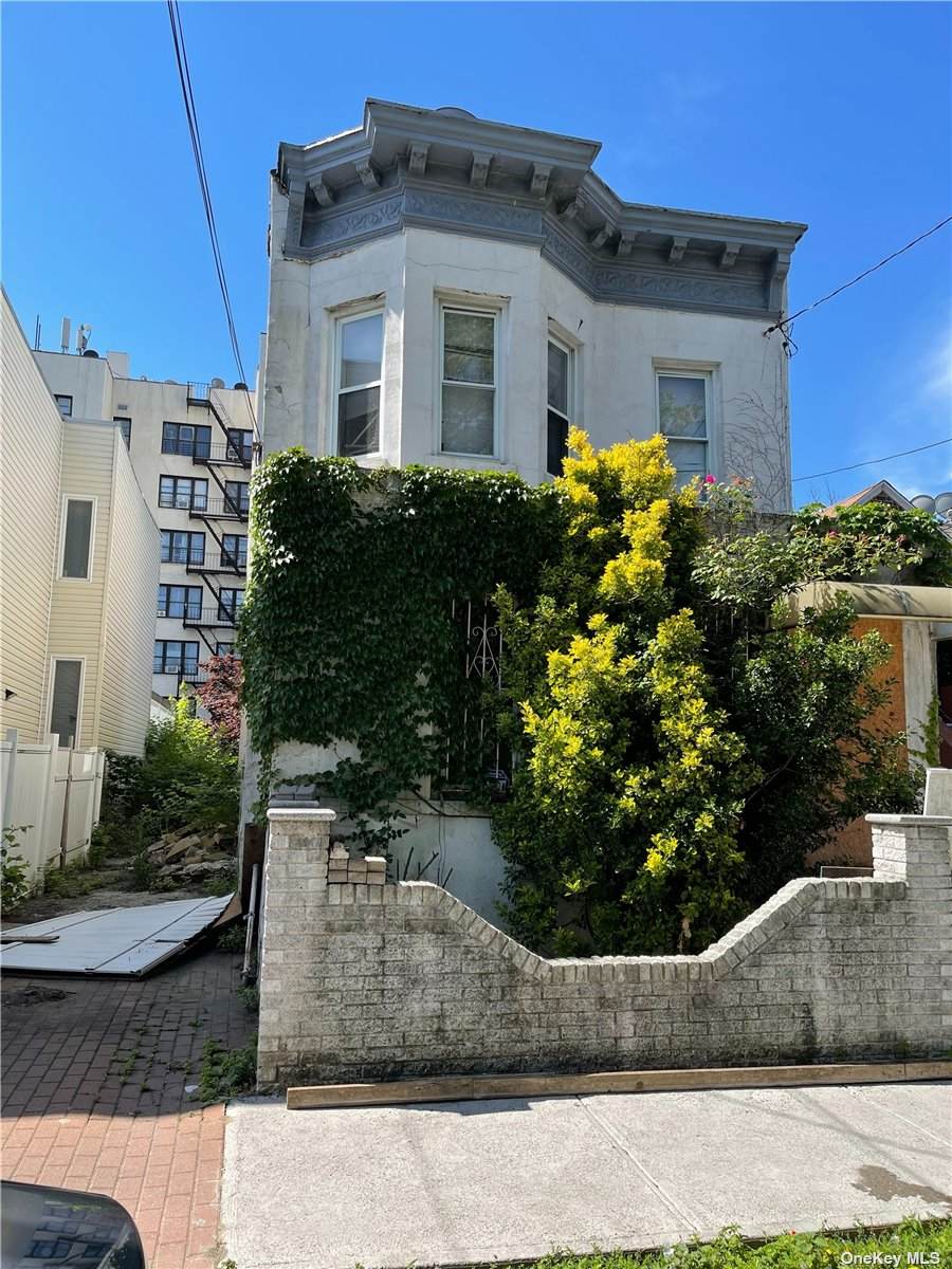 694 Rutland Road - Photo 1