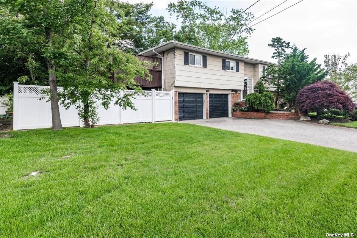 995 North Drive - Photo 1