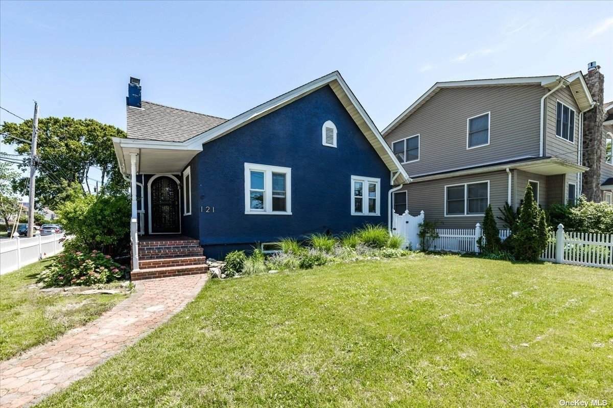 121 Central Parkway - Photo 1