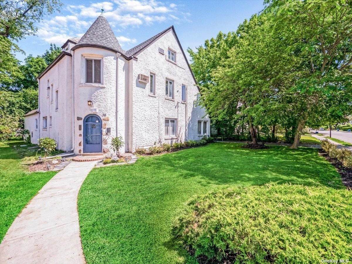 38 Brokaw Lane - Photo 1
