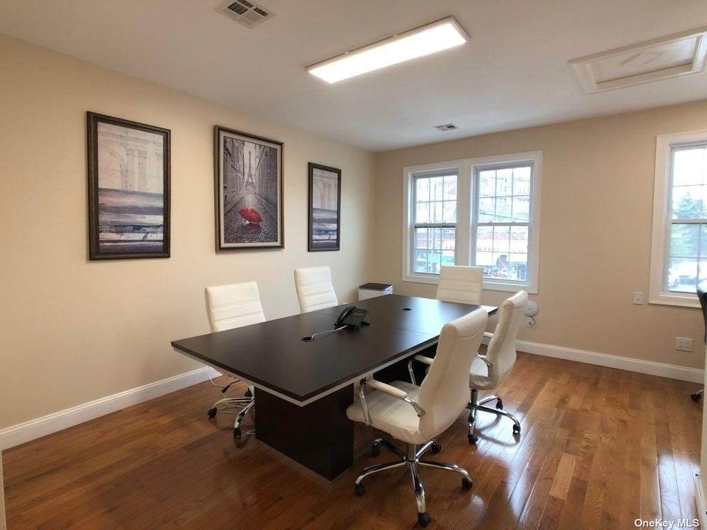 188-28 Jamaica Avenue - Photo 1