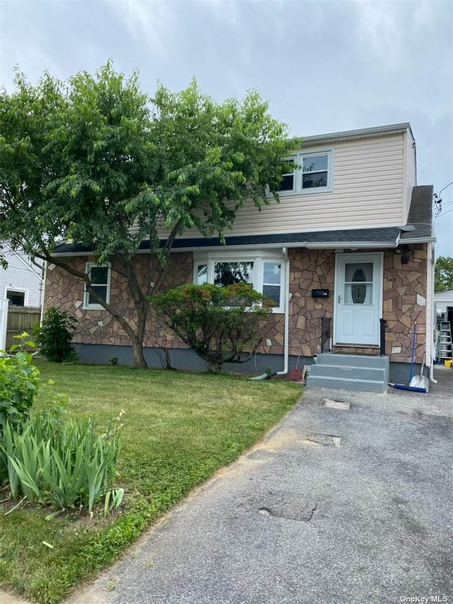 140 Booker Avenue - Photo 1