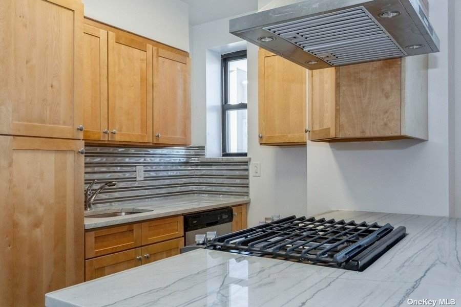 25 Broadway - Photo 1