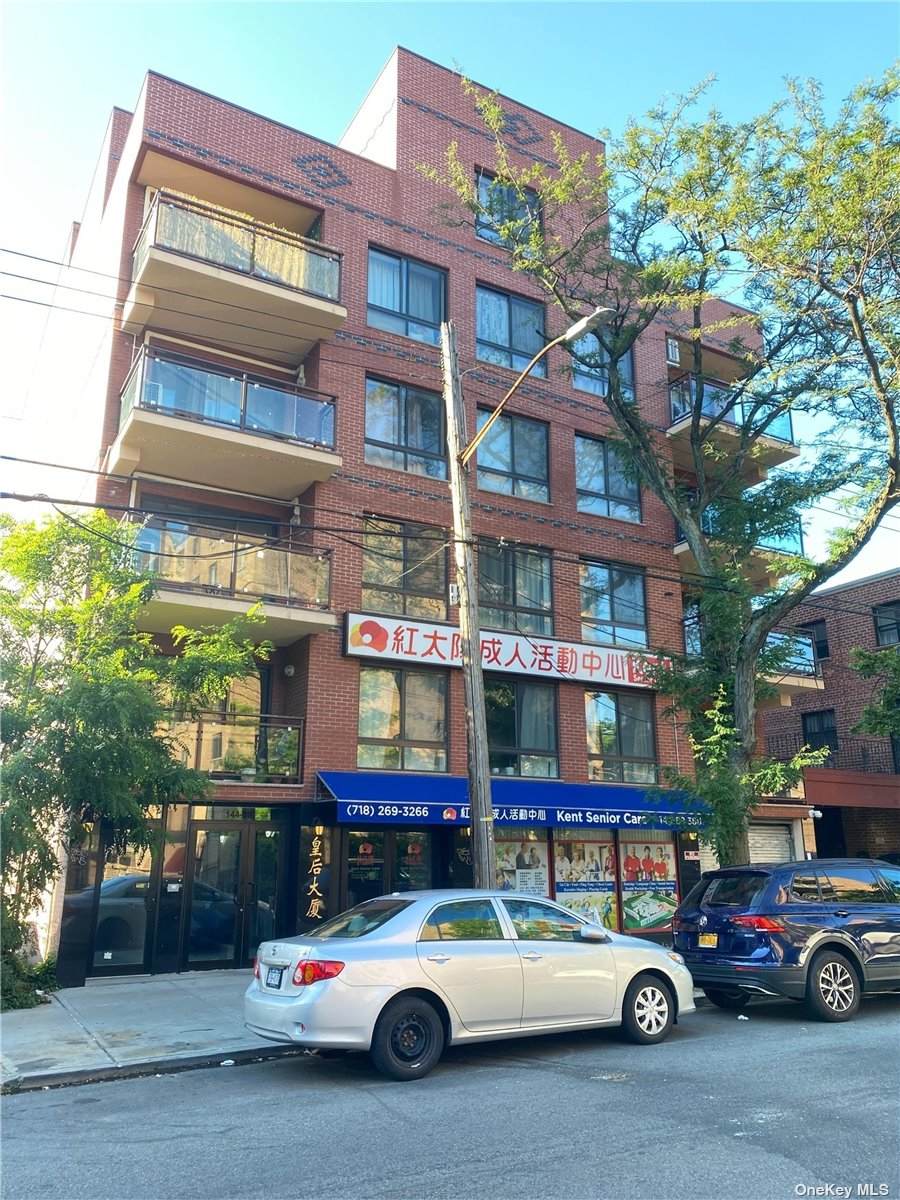 144-89 38 Avenue - Photo 1
