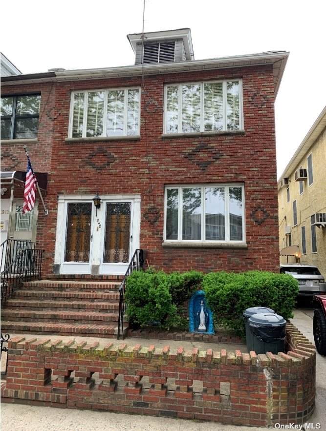 1840 West 6th Street - Photo 1