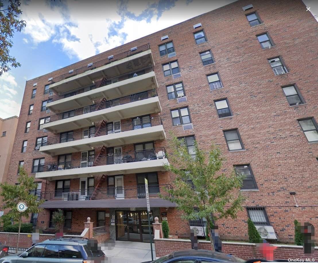 137-10 Franklin Avenue - Photo 1