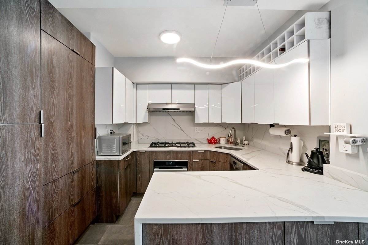 150 56 Street - Photo 1