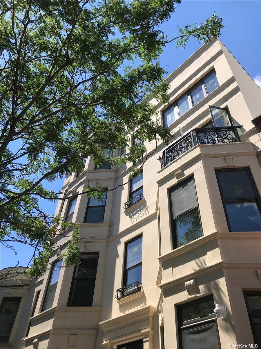 131 Martense St - Photo 1