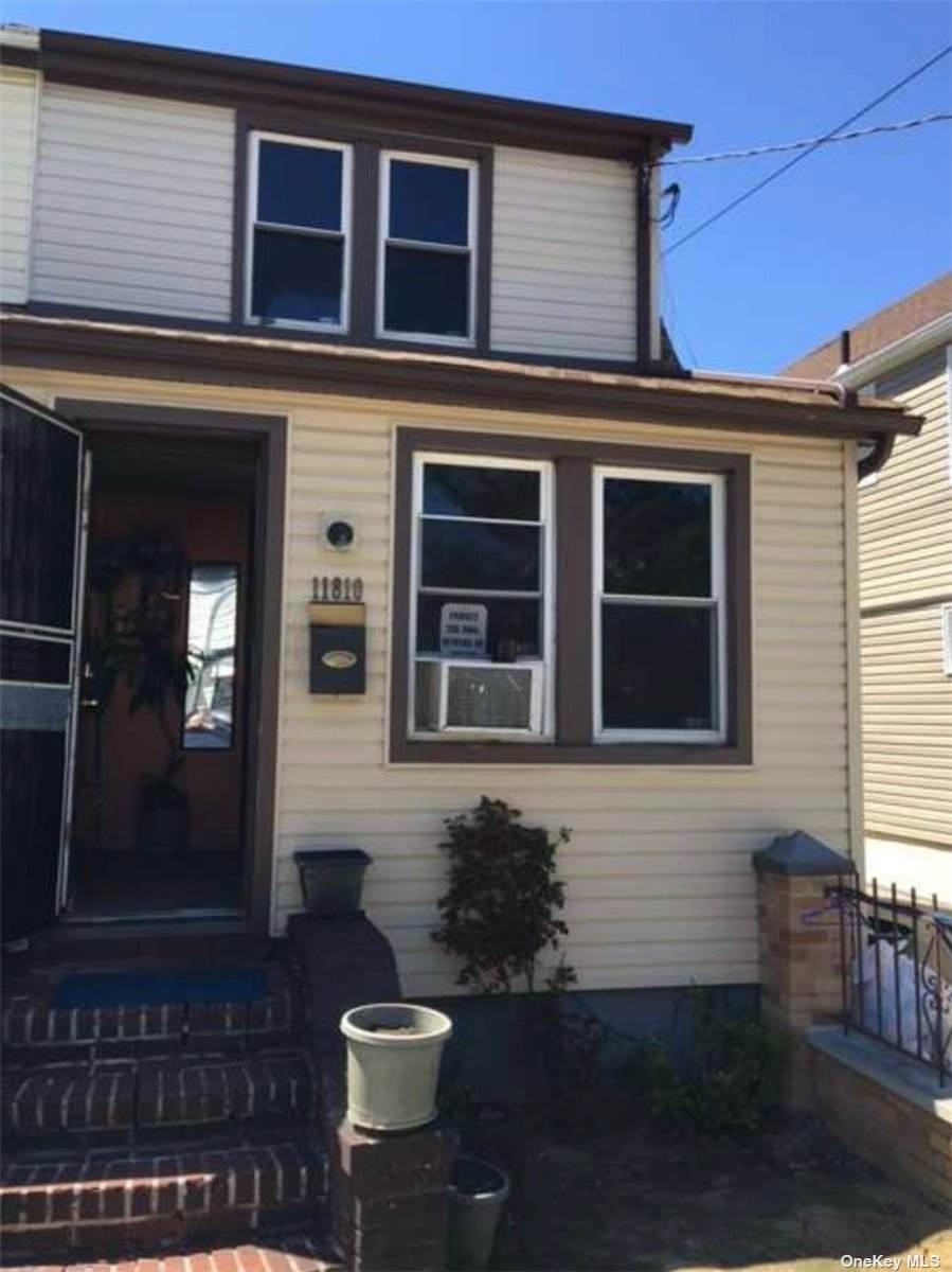 118-10 202nd Street - Photo 1